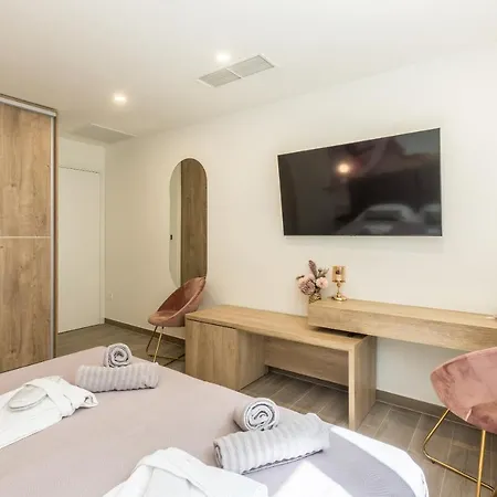 Pensionat Diamond Luxury 4*